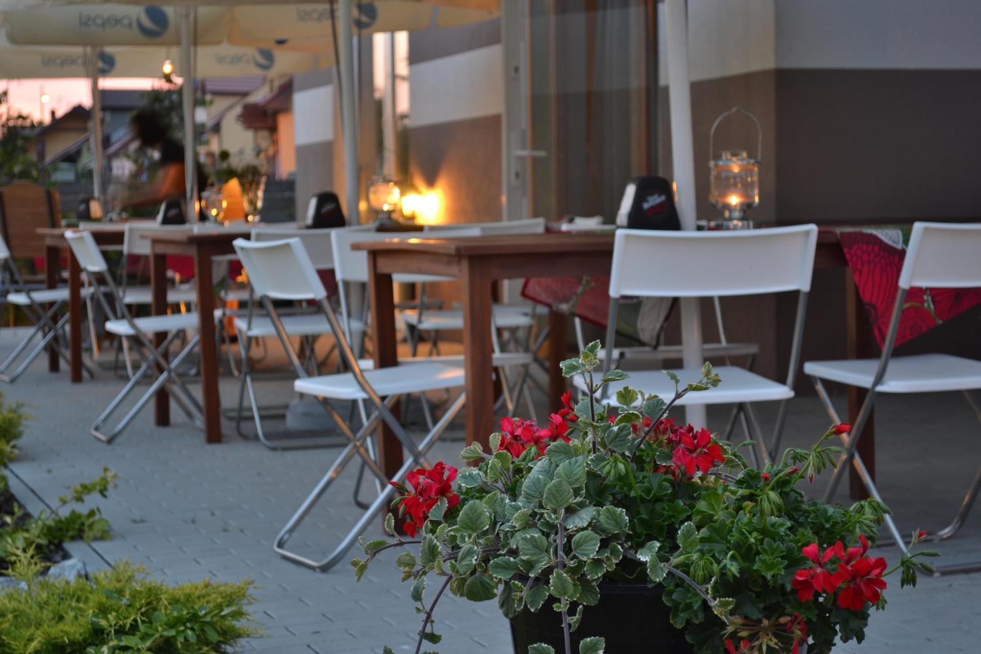 Hotel Graffit Świebodzin Esterno foto