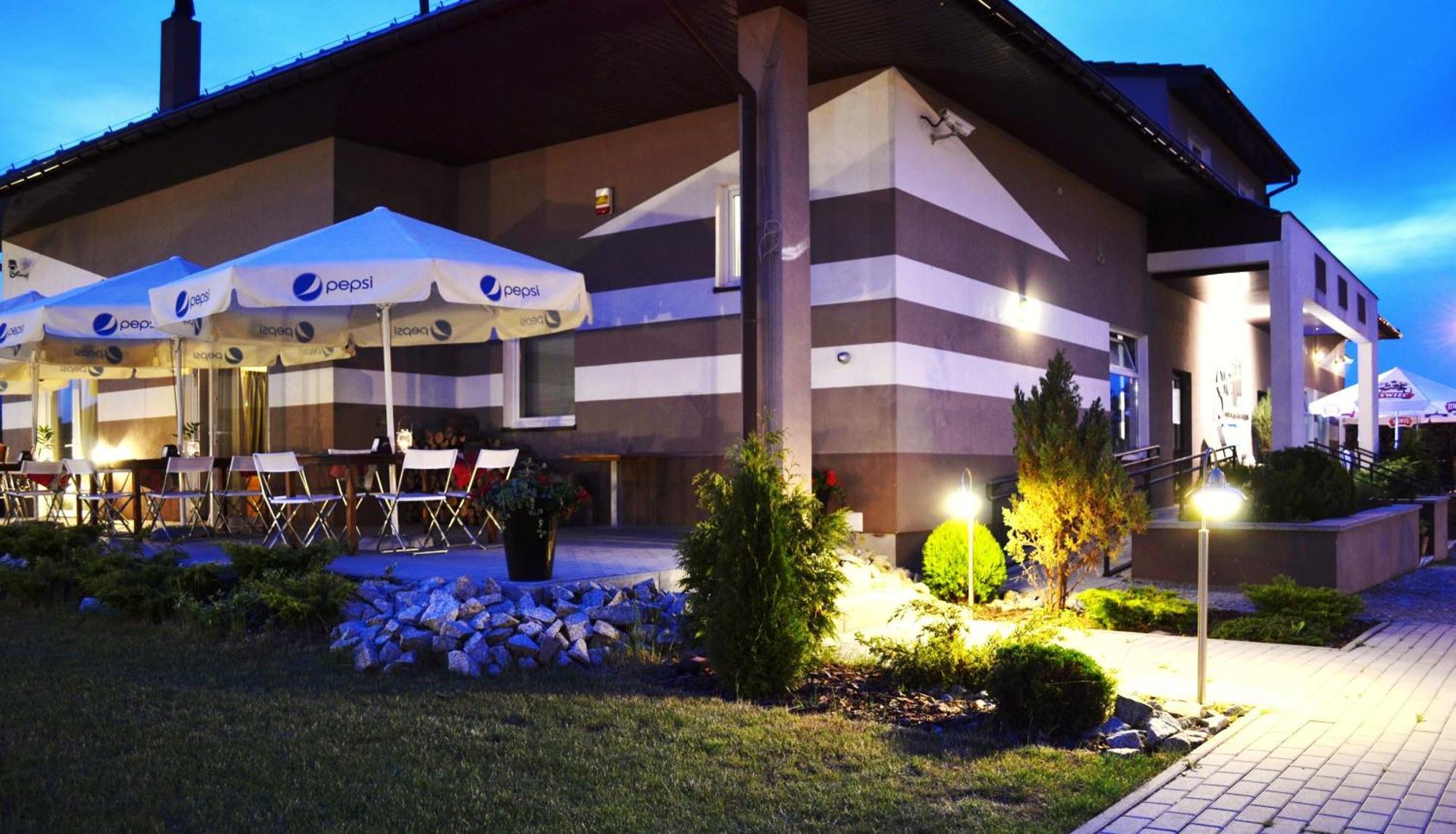 Hotel Graffit Świebodzin Esterno foto