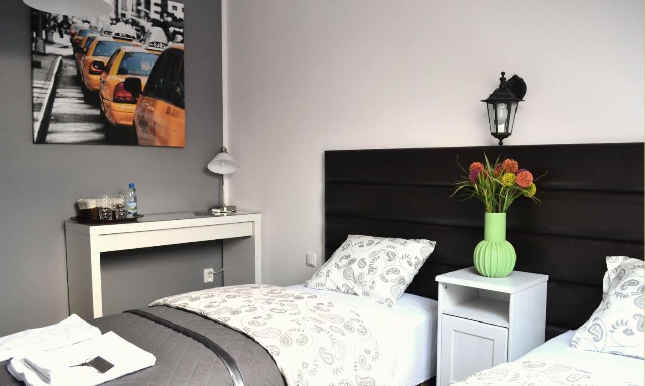 Hotel Graffit Świebodzin Esterno foto